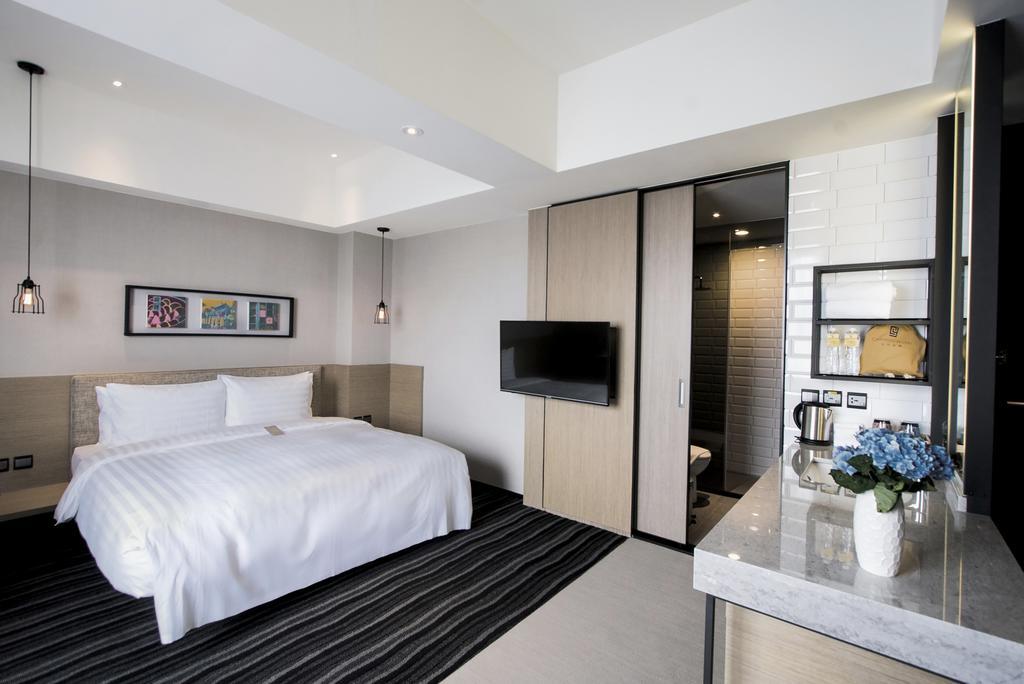 Changyu Hotel Tainan Exterior photo