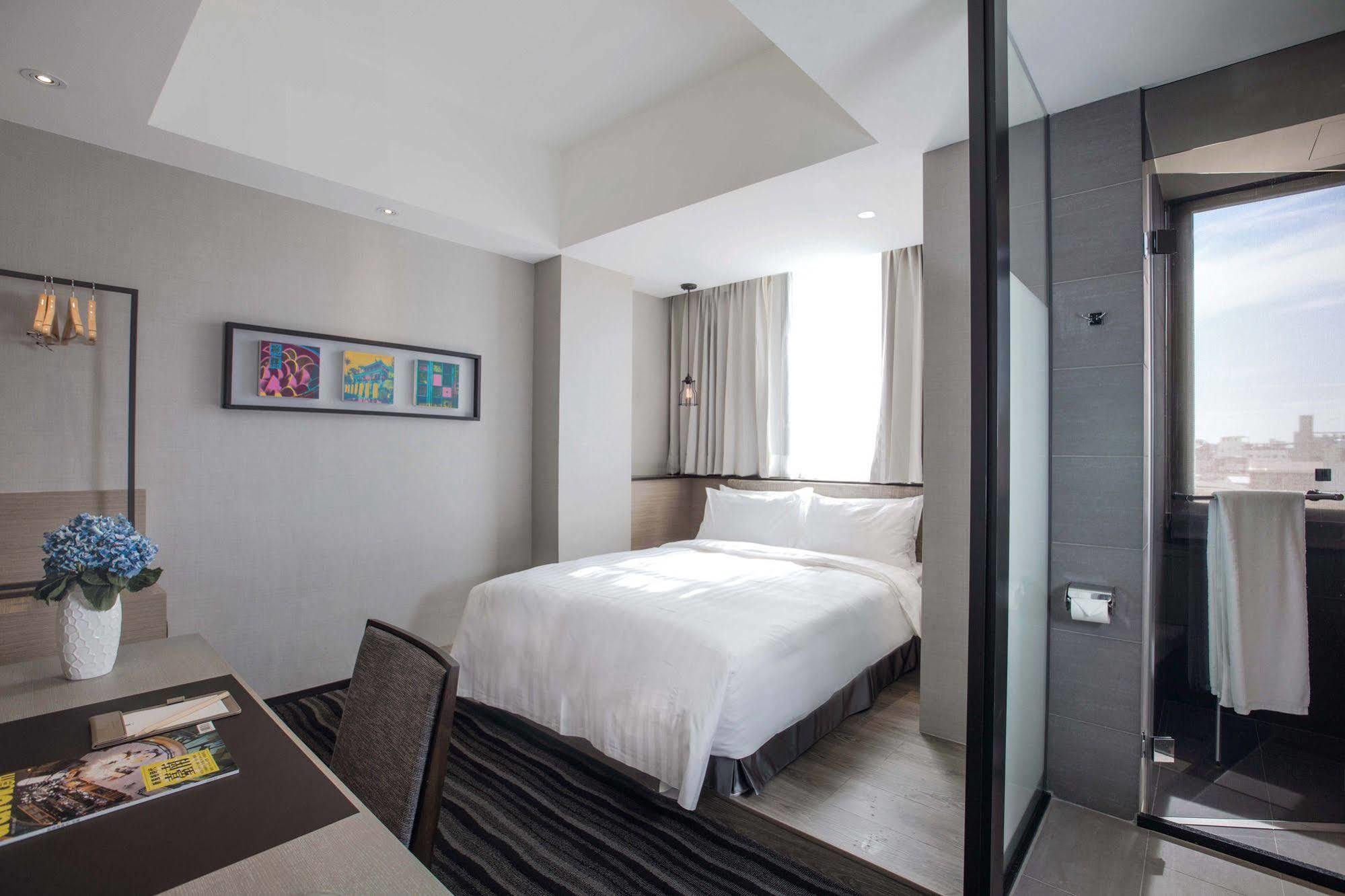 Changyu Hotel Tainan Exterior photo