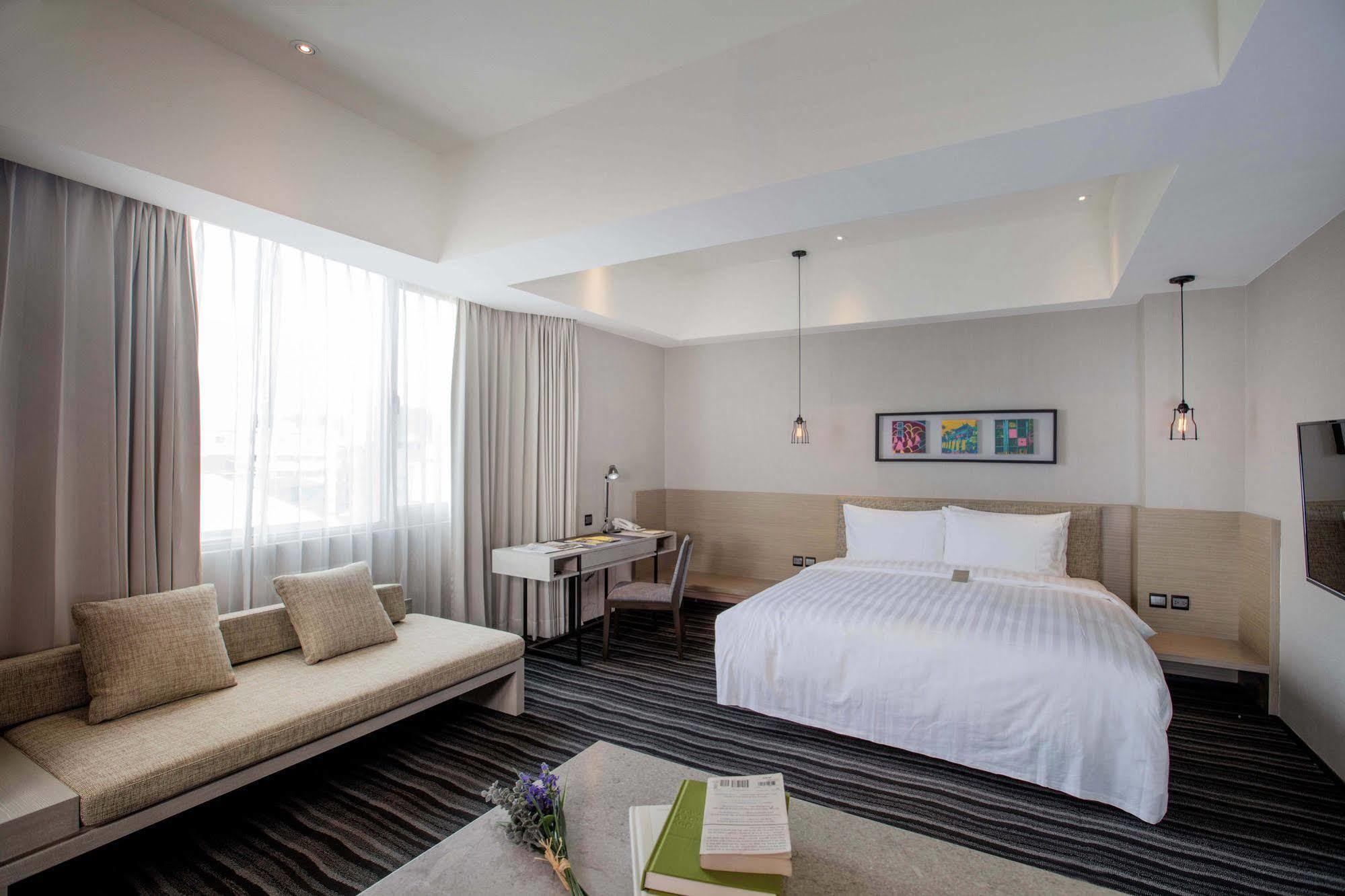 Changyu Hotel Tainan Exterior photo